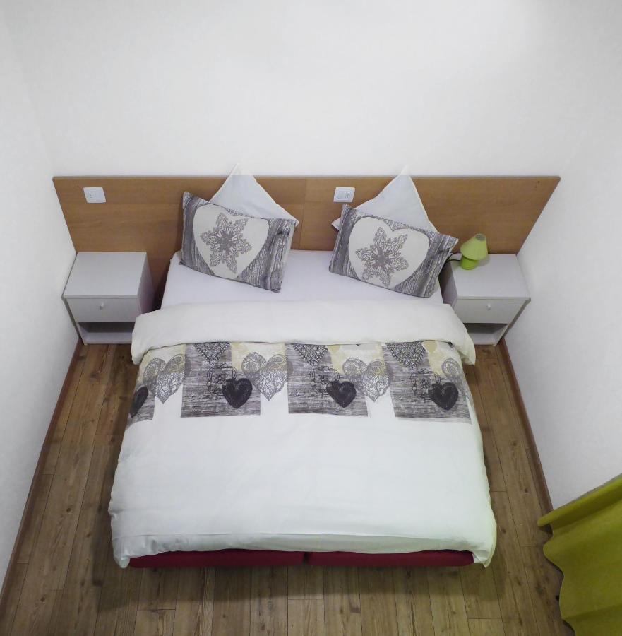 Apartment Ladina *